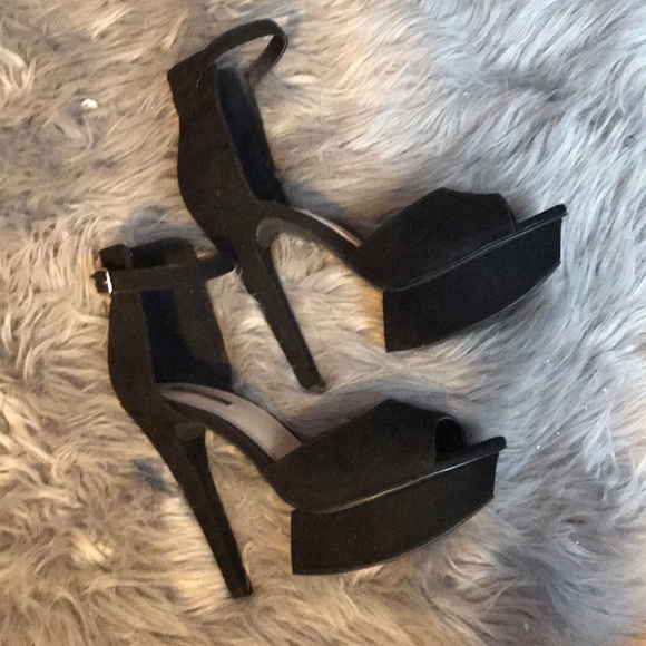 SOLD F21 black high heels - Picture 2 of 4